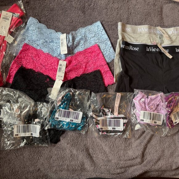 Lot of 12 assorted panties, boy shorts, hipsters, thongs and g-strings, size XS - Picture 1 of 3